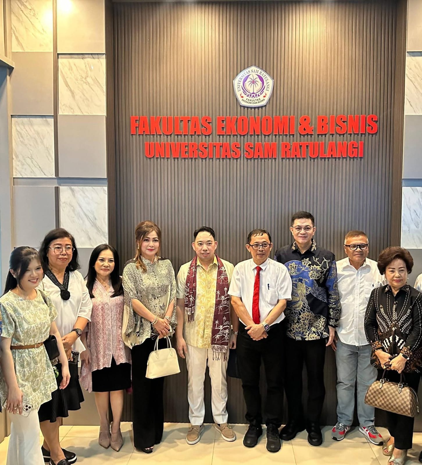 Sinergi Menuju FEB yang Unggul: Selamat atas Pelantikan Pengurus IKA FEB Unsrat 2026-2030 Sinergi Menuju FEB yang Unggul: Selamat atas Pelantikan Pengurus IKA FEB Unsrat 2026-2030