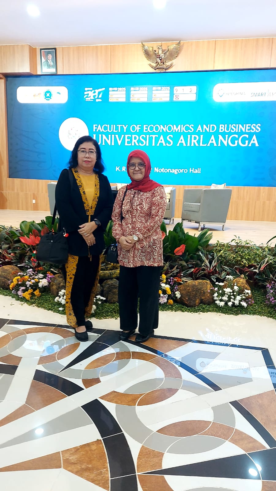 Studi banding ke Fakultas Ekonomi dan Bisnis Universitas Airlangga Studi banding ke Fakultas Ekonomi dan Bisnis Universitas Airlangga